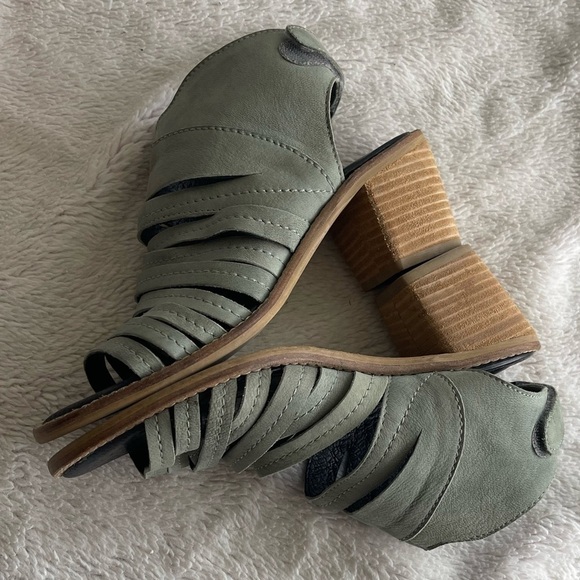 Sbicca green leather strappy sandal block chunk heel - Picture 3 of 11